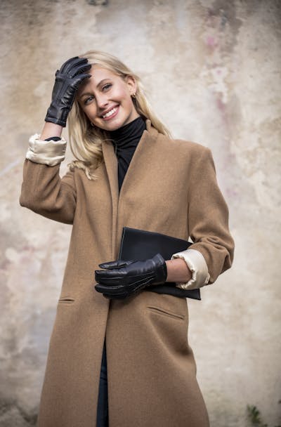 Woman wearing Collection gloves
